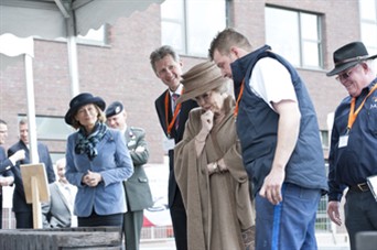 Bezoek HM Kon. Beatrix aan finale MW 2012