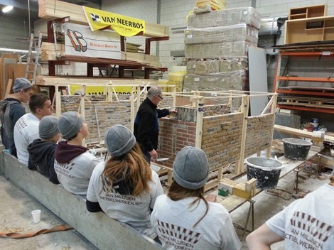 Schoonhovens college metselt op locatie